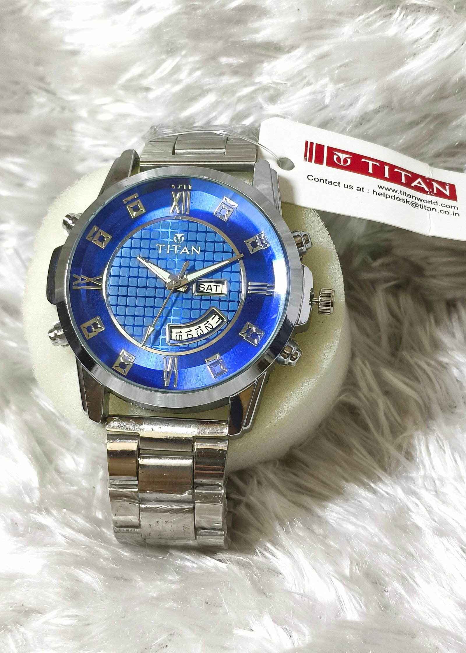 Titan Men's Premium Analog Watches- Blue and White Dial - Image 3