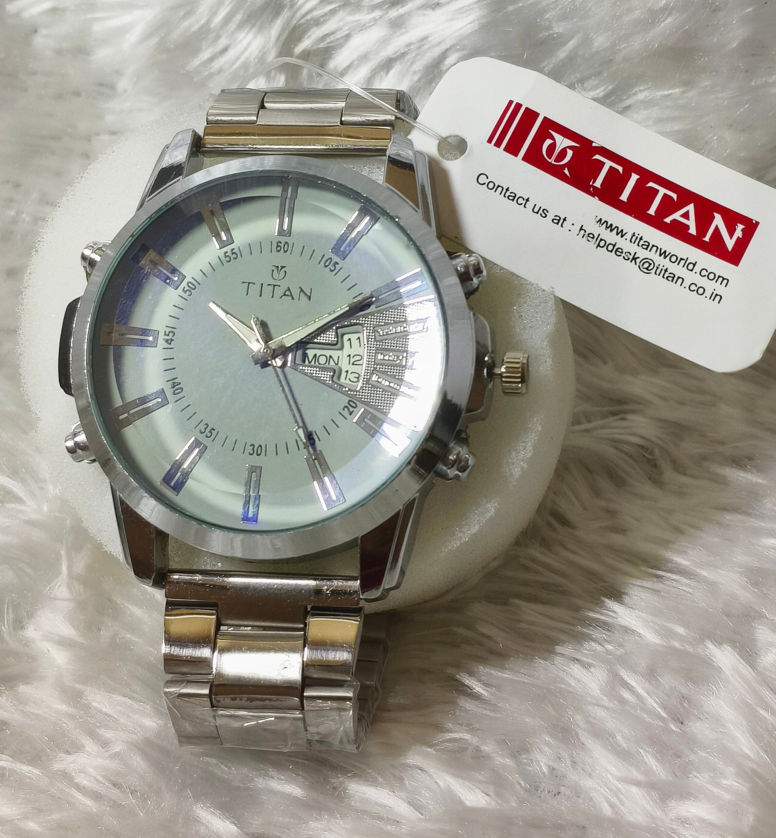 Titan Men's Premium Analog Watches- Blue and White Dial - Image 4